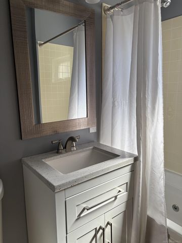 19499 Saint Francis Street, Livonia, MI 48152