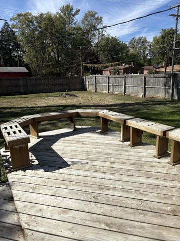 19499 Saint Francis Street, Livonia, MI 48152