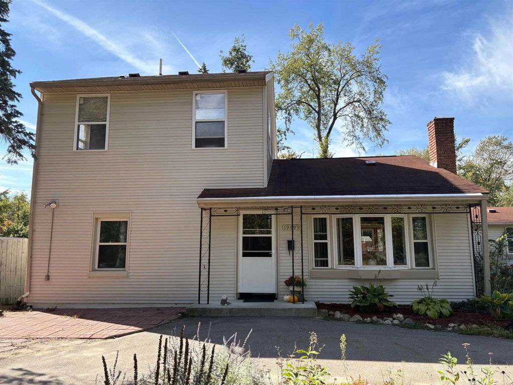 19499 Saint Francis Street, Livonia, MI 48152