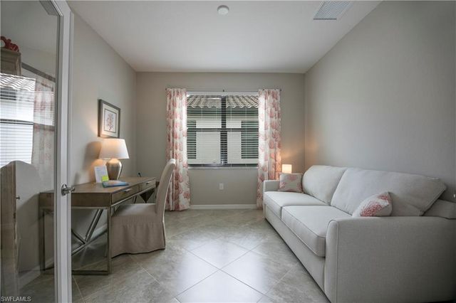 1555 Marton CT, Naples, FL 34113