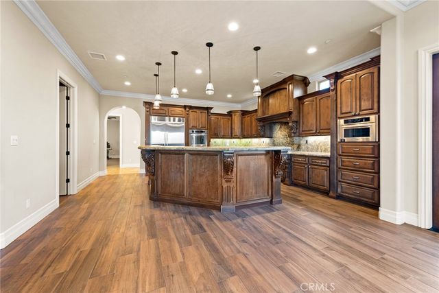 670 Pinnacle Ridge Road, Riverside, CA 92506