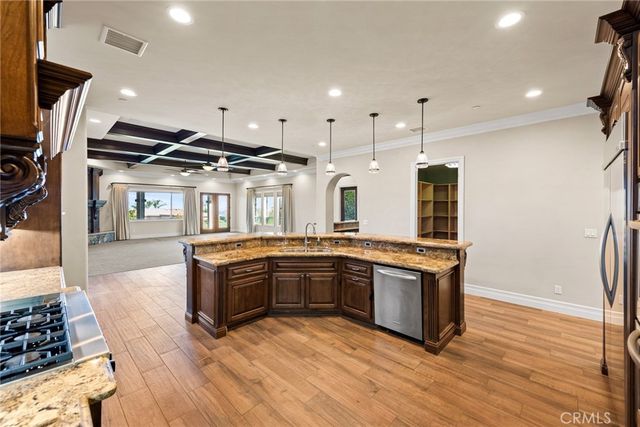670 Pinnacle Ridge Road, Riverside, CA 92506