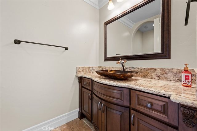670 Pinnacle Ridge Road, Riverside, CA 92506