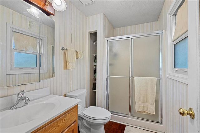 25204 S Blinker Light Road, Harrisonville, MO 64701