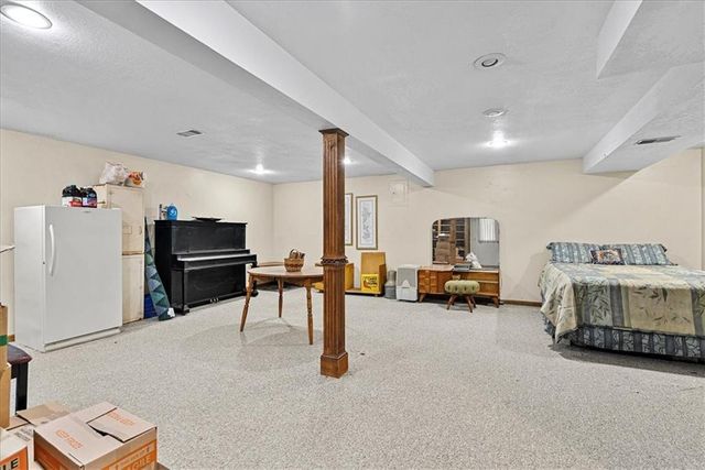 25204 S Blinker Light Road, Harrisonville, MO 64701