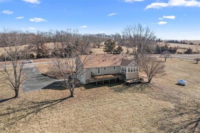 25204 S Blinker Light Road, Harrisonville, MO 64701