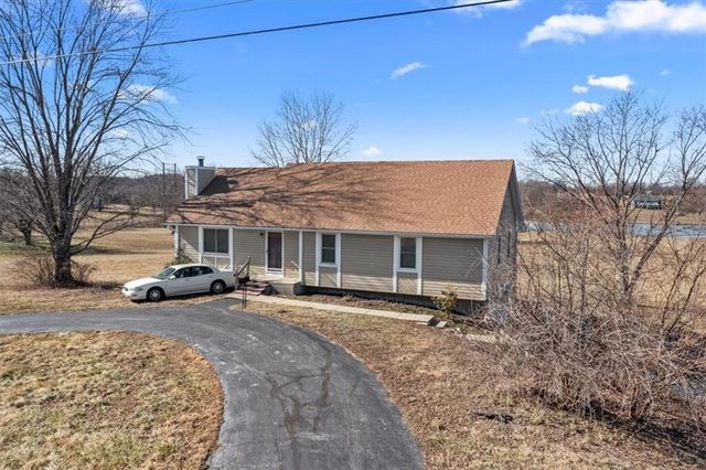 25204 S Blinker Light Road, Harrisonville, MO 64701