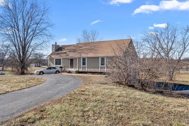 25204 S Blinker Light Road, Harrisonville, MO 64701