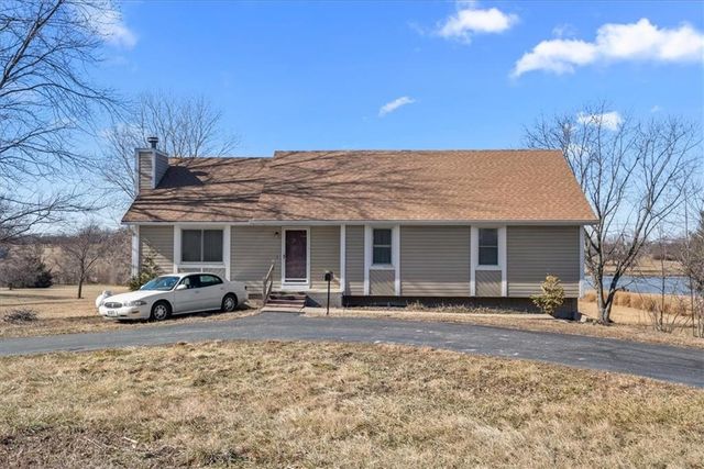 25204 S Blinker Light Road, Harrisonville, MO 64701