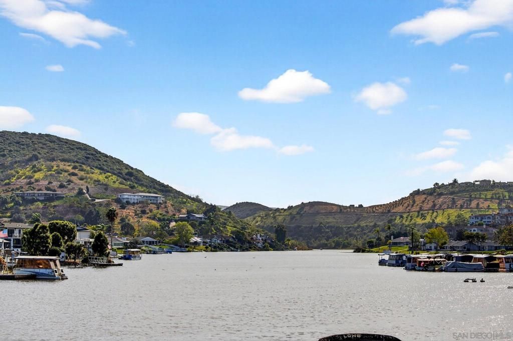 Image 33 of property listing at 1031 Susana Ct, San Marcos, CA 92078