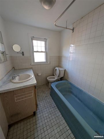 240 Woodcliff Avenue, Little Falls, NJ 07424