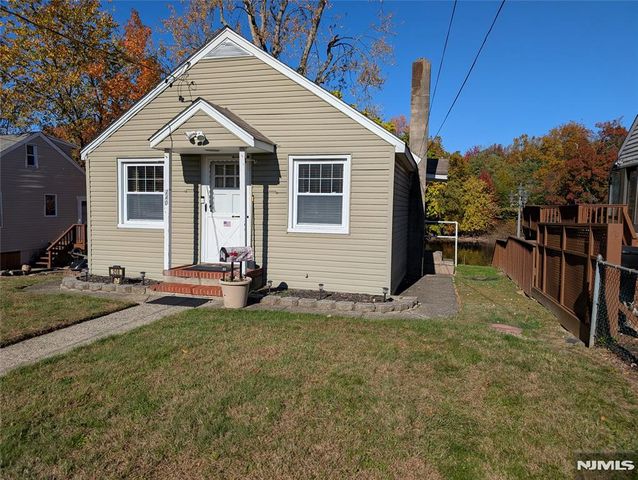 240 Woodcliff Avenue, Little Falls, NJ 07424