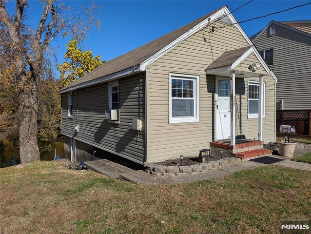 240 Woodcliff Avenue, Little Falls, NJ 07424