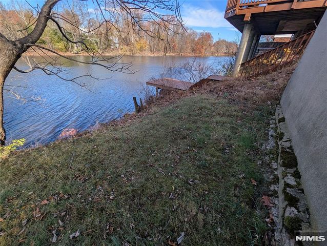 240 Woodcliff Avenue, Little Falls, NJ 07424