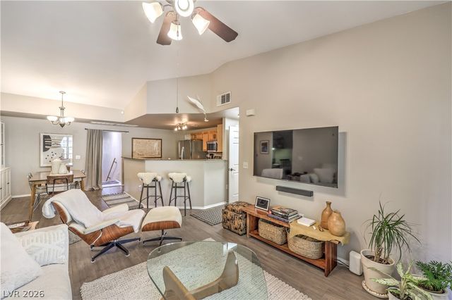 10001 Peace Way 2214, Las Vegas, NV 89147