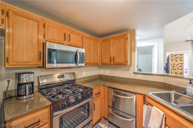 10001 Peace Way 2214, Las Vegas, NV 89147
