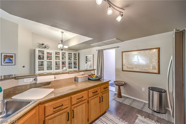 10001 Peace Way 2214, Las Vegas, NV 89147