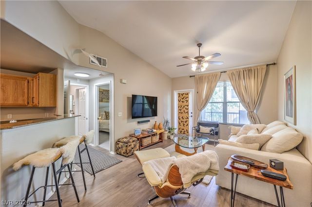 10001 Peace Way 2214, Las Vegas, NV 89147