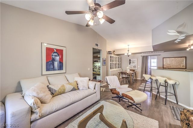 10001 Peace Way 2214, Las Vegas, NV 89147