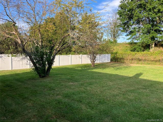 119 Cherrywood Drive, Fishkill, NY 12524