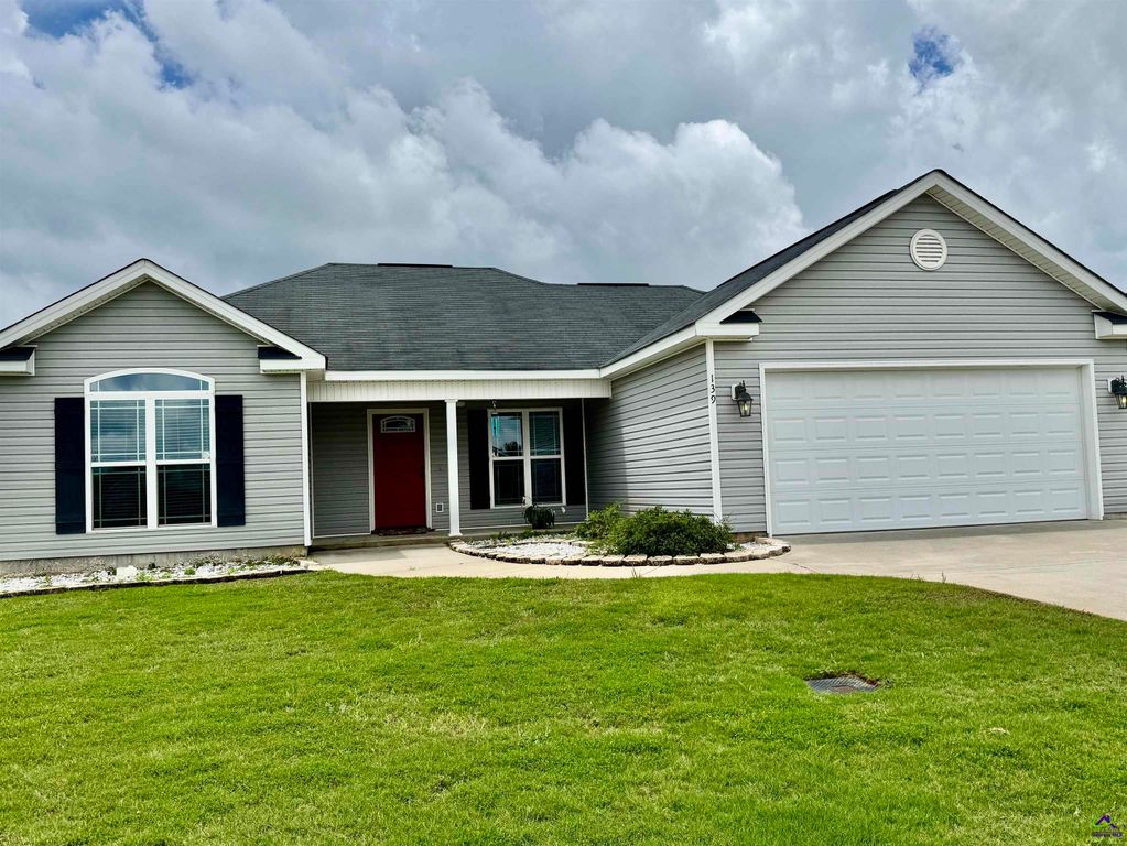 139 Raymond Circle, Warner Robins, GA 31088