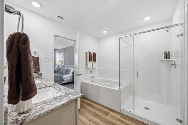 5122 Greengrass Willow Way, Houston, TX 77048
