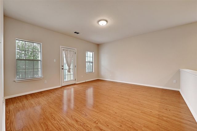 411 W St Elmo RD 34, Austin, TX 78745