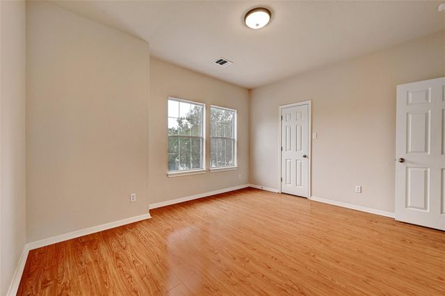 411 W St Elmo RD 34, Austin, TX 78745