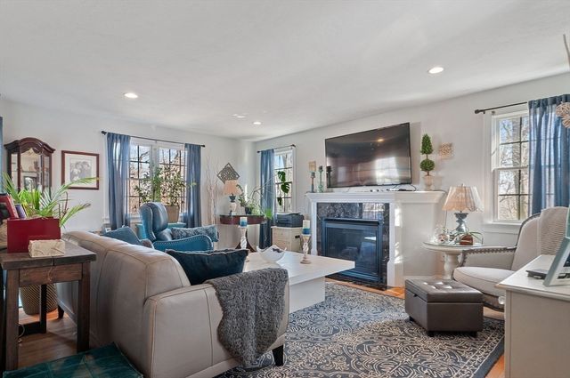 62 South Street A, Plymouth, MA 02360