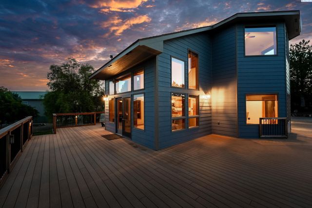 3107 Mt. Adams View Drive, West Richland, WA 99353