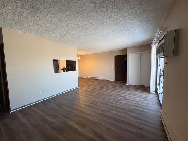 206 W Division Street L, Villa Park, IL 60181