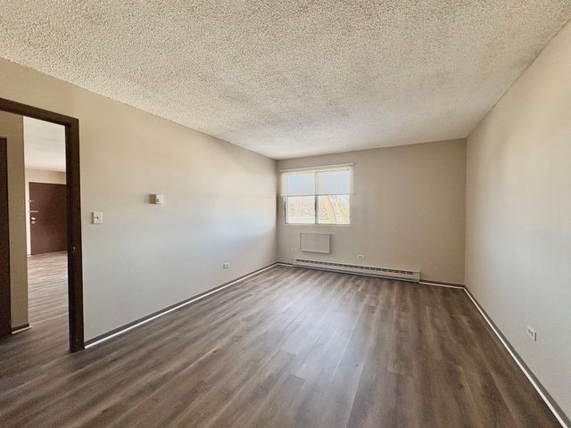 206 W Division Street L, Villa Park, IL 60181