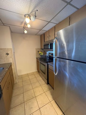 206 W Division Street L, Villa Park, IL 60181