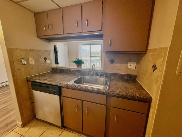 206 W Division Street L, Villa Park, IL 60181