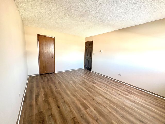 206 W Division Street L, Villa Park, IL 60181