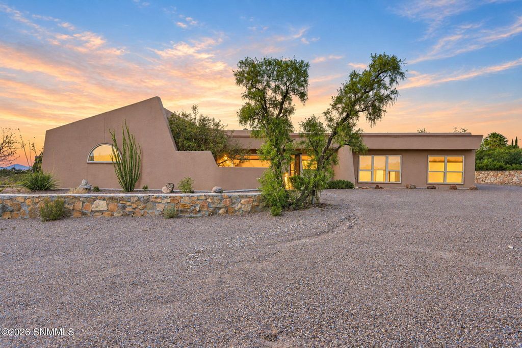 4245 Senna Drive, Las Cruces, NM 88011
