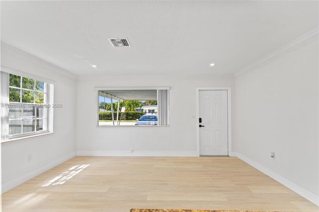 6408 Pierce St, Hollywood, FL 33024