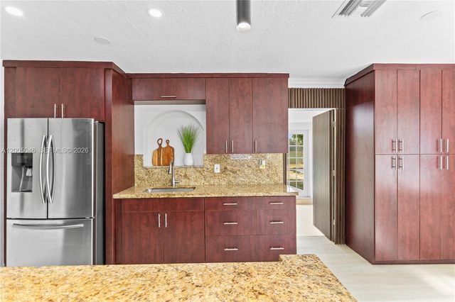 6408 Pierce St, Hollywood, FL 33024