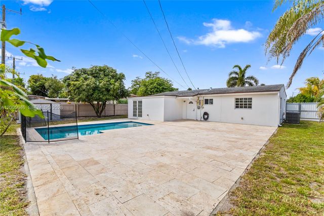 6408 Pierce St, Hollywood, FL 33024