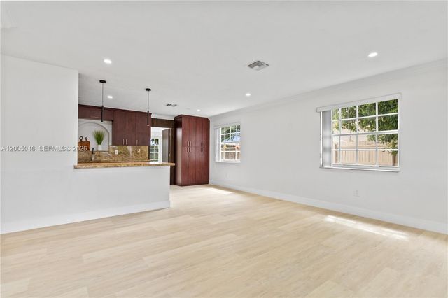 6408 Pierce St, Hollywood, FL 33024