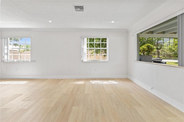 6408 Pierce St, Hollywood, FL 33024