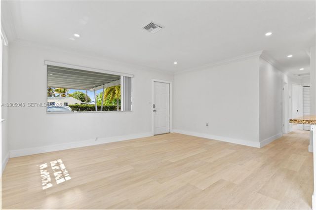 6408 Pierce St, Hollywood, FL 33024