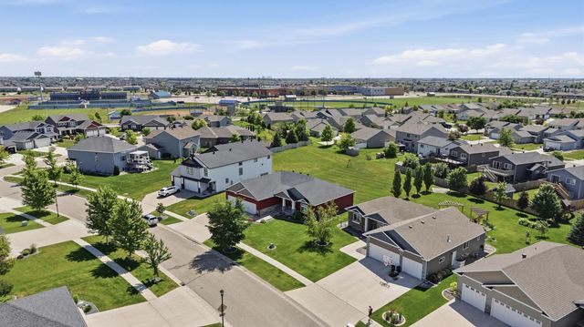 3779 Bell Boulevard E, West Fargo, ND 58078
