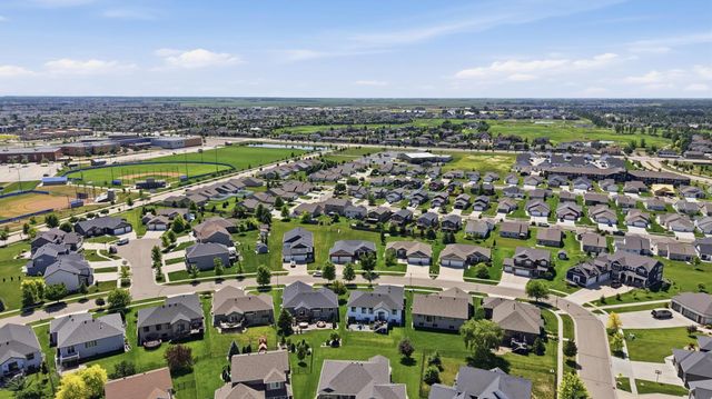 3779 Bell Boulevard E, West Fargo, ND 58078