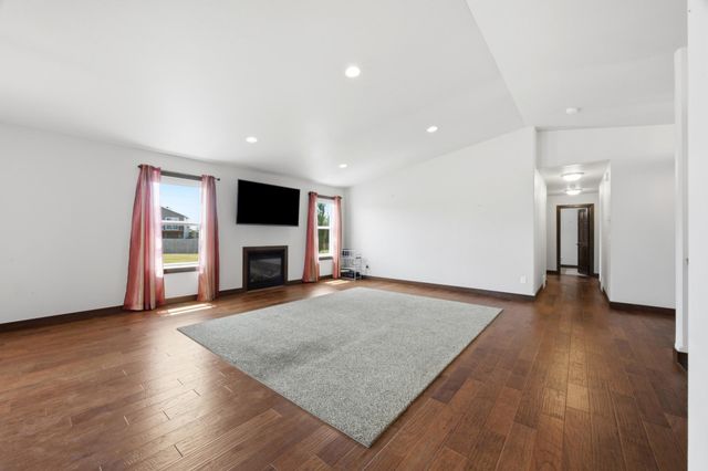3779 Bell Boulevard E, West Fargo, ND 58078