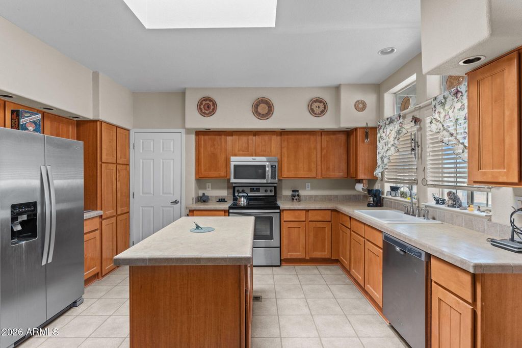 27513 N 252nd Avenue, Wittmann, AZ 85361 — photo 2