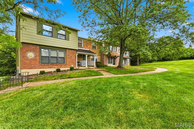 13322 Hiddendale Lane, Ballwin, MO 63021