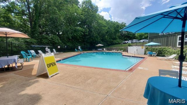 13322 Hiddendale Lane, Ballwin, MO 63021