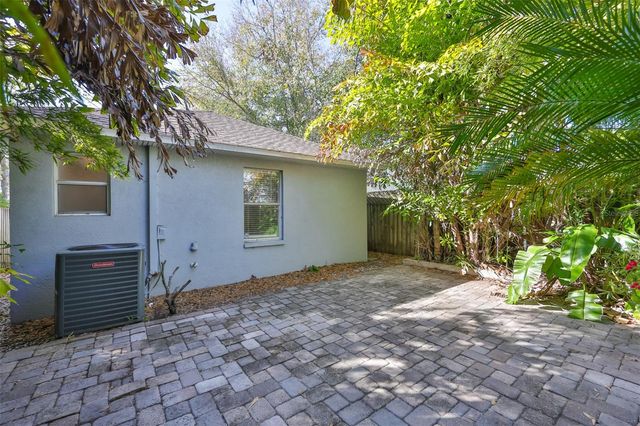 2331 W CHESTNUT STREET, Tampa, FL 33607