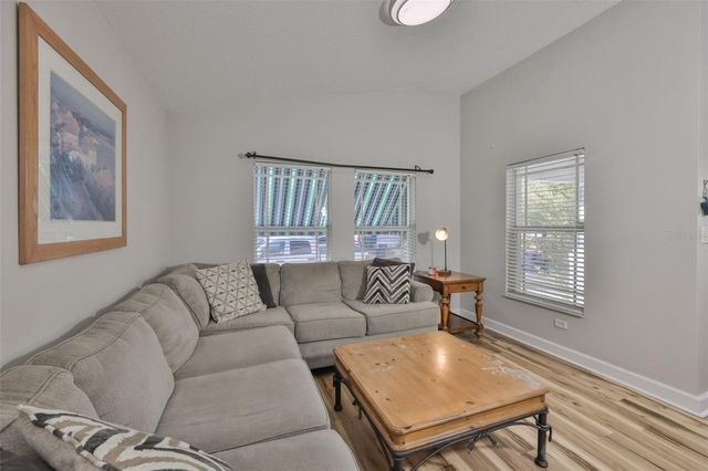 2331 W CHESTNUT STREET, Tampa, FL 33607